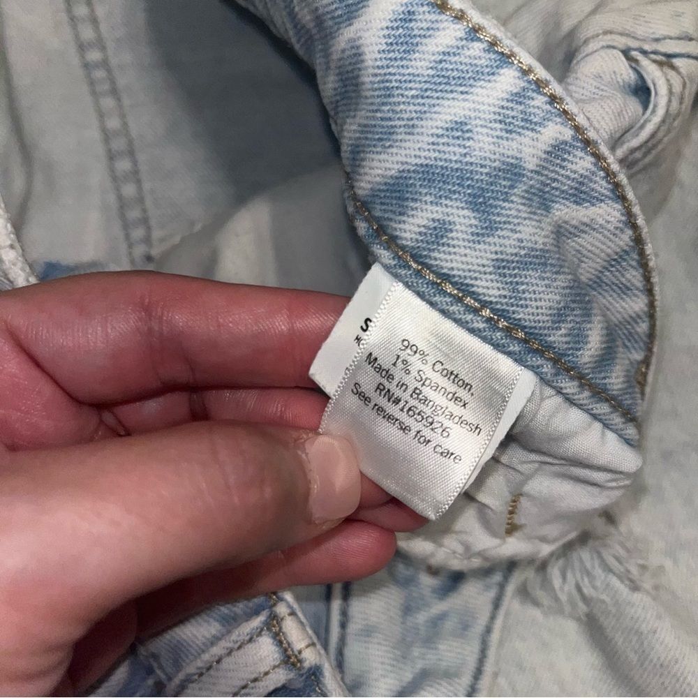 SO Light washed high rise Mom Distressed Jeans Juniors size 11 - Picture 7 of 10